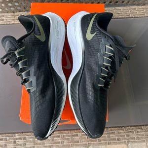 Nike Air Zoom Peagus 37